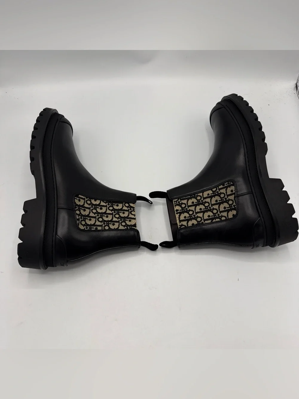NWB Dior Explorer Chelsea Boot Black Beige Black Dior Oblique Motif SIZE 41